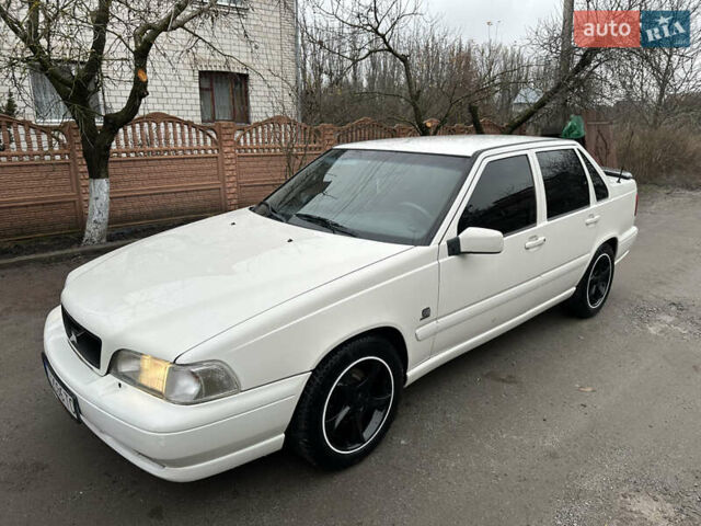 Белый Вольво С70, объемом двигателя 2.44 л и пробегом 373 тыс. км за 3600 $, фото 3 на Automoto.ua