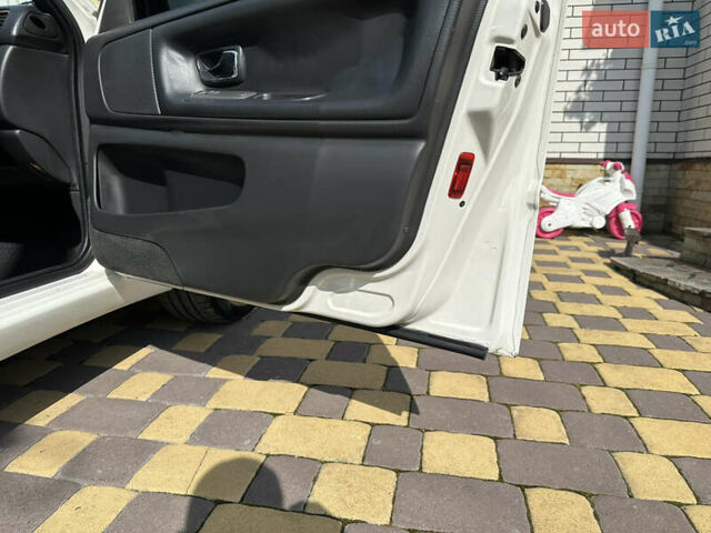 Белый Вольво С70, объемом двигателя 2.44 л и пробегом 371 тыс. км за 4199 $, фото 14 на Automoto.ua