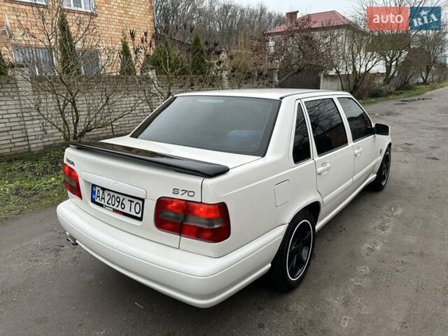 Белый Вольво С70, объемом двигателя 2.44 л и пробегом 373 тыс. км за 3600 $, фото 12 на Automoto.ua