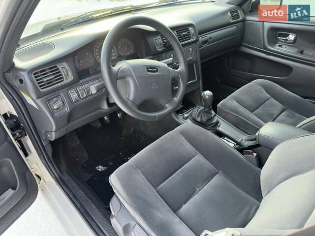 Білий Вольво S70, об'ємом двигуна 2.44 л та пробігом 374 тис. км за 3499 $, фото 21 на Automoto.ua