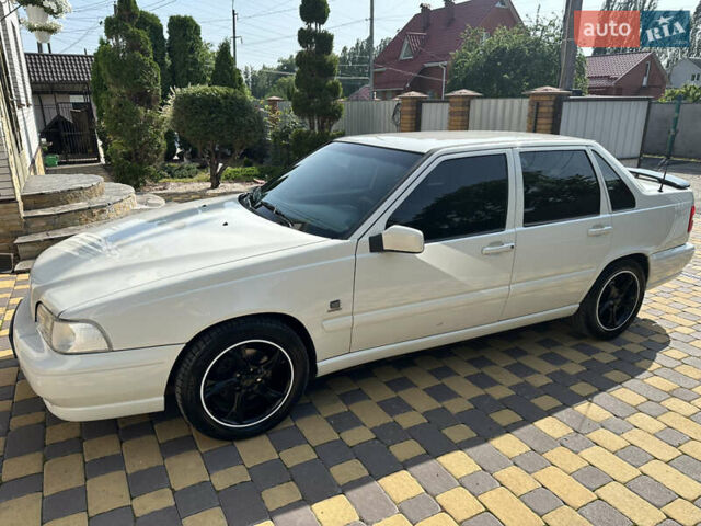 Белый Вольво С70, объемом двигателя 2.44 л и пробегом 370 тыс. км за 4499 $, фото 1 на Automoto.ua