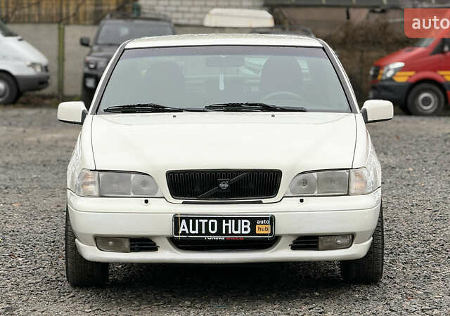 Белый Вольво С70, объемом двигателя 2.44 л и пробегом 373 тыс. км за 4200 $, фото 2 на Automoto.ua