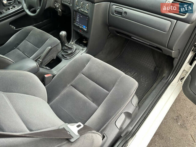 Белый Вольво С70, объемом двигателя 2.44 л и пробегом 373 тыс. км за 3600 $, фото 18 на Automoto.ua