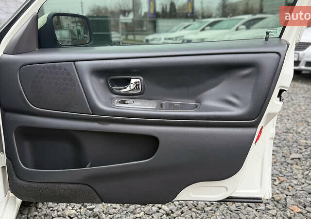 Белый Вольво С70, объемом двигателя 2.44 л и пробегом 373 тыс. км за 4200 $, фото 25 на Automoto.ua