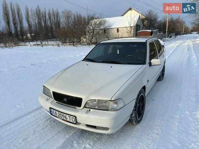 Білий Вольво S70, об'ємом двигуна 2.44 л та пробігом 374 тис. км за 3499 $, фото 2 на Automoto.ua