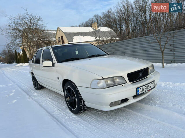 Білий Вольво S70, об'ємом двигуна 2.44 л та пробігом 374 тис. км за 3499 $, фото 4 на Automoto.ua