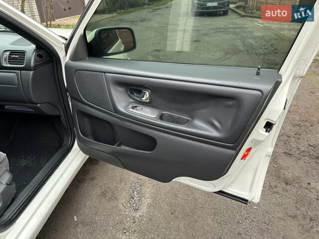 Белый Вольво С70, объемом двигателя 2.44 л и пробегом 373 тыс. км за 3600 $, фото 17 на Automoto.ua