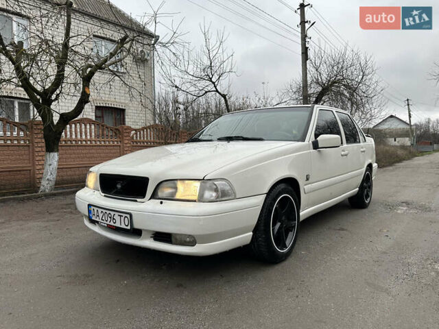 Белый Вольво С70, объемом двигателя 2.44 л и пробегом 373 тыс. км за 3600 $, фото 1 на Automoto.ua