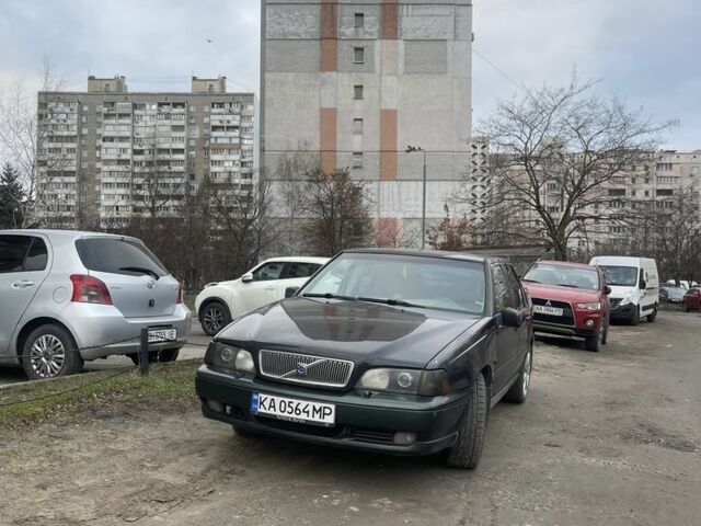 Чорний Вольво S70, об'ємом двигуна 2.5 л та пробігом 439 тис. км за 3800 $, фото 1 на Automoto.ua