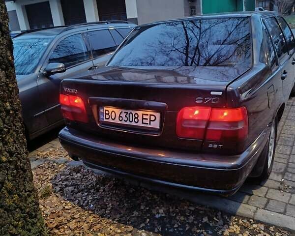 Серый Вольво С70, объемом двигателя 2.5 л и пробегом 338 тыс. км за 3300 $, фото 4 на Automoto.ua
