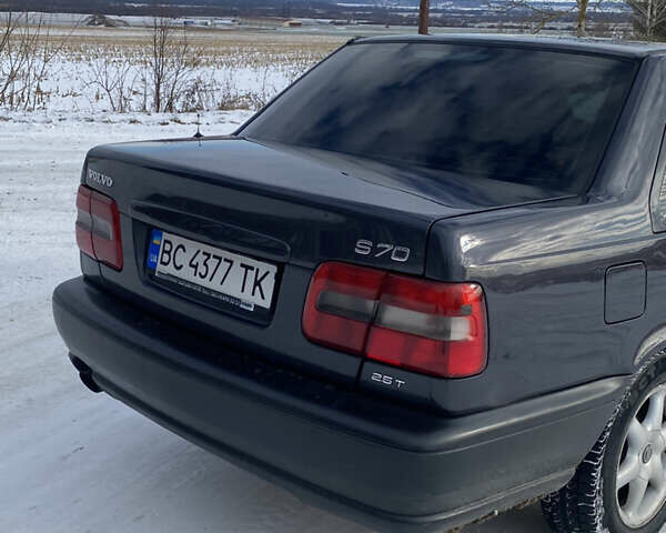 Серый Вольво С70, объемом двигателя 2.5 л и пробегом 393 тыс. км за 3200 $, фото 5 на Automoto.ua