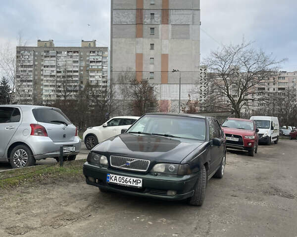 Серый Вольво С70, объемом двигателя 2.5 л и пробегом 394 тыс. км за 3800 $, фото 1 на Automoto.ua