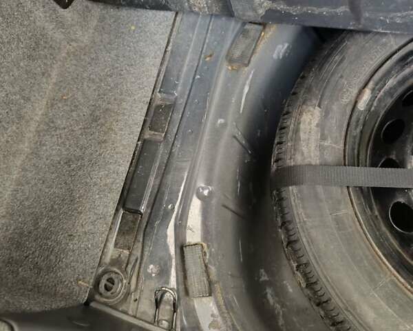 Серый Вольво С70, объемом двигателя 2.44 л и пробегом 250 тыс. км за 2500 $, фото 10 на Automoto.ua