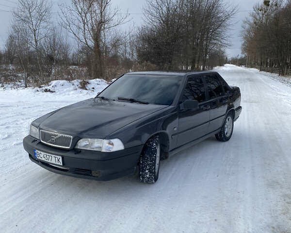 Серый Вольво С70, объемом двигателя 2.5 л и пробегом 393 тыс. км за 3200 $, фото 2 на Automoto.ua