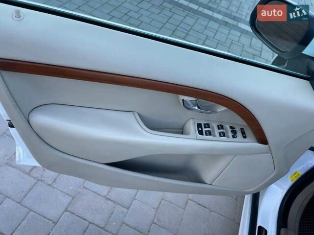 Білий Вольво S80, об'ємом двигуна 3.2 л та пробігом 250 тис. км за 6999 $, фото 16 на Automoto.ua