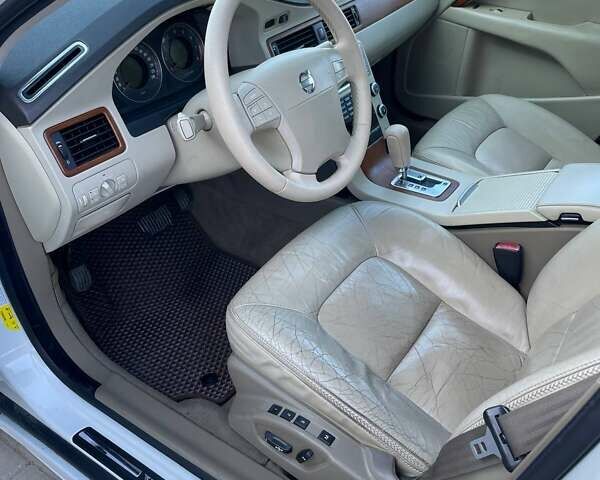 Білий Вольво S80, об'ємом двигуна 3.2 л та пробігом 250 тис. км за 6999 $, фото 20 на Automoto.ua