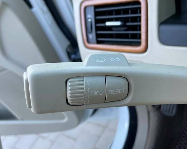 Білий Вольво S80, об'ємом двигуна 3.2 л та пробігом 250 тис. км за 6999 $, фото 43 на Automoto.ua