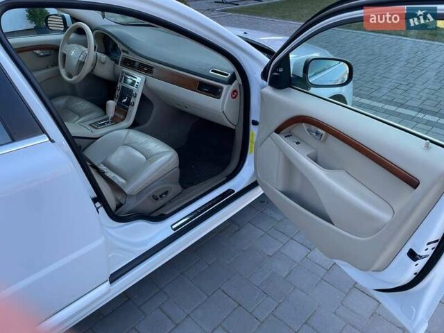 Білий Вольво S80, об'ємом двигуна 3.2 л та пробігом 250 тис. км за 6999 $, фото 24 на Automoto.ua