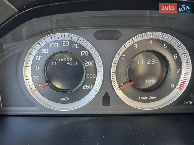 Белый Вольво С80, объемом двигателя 3 л и пробегом 238 тыс. км за 10599 $, фото 14 на Automoto.ua