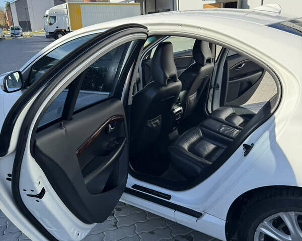 Белый Вольво С80, объемом двигателя 3 л и пробегом 238 тыс. км за 10599 $, фото 17 на Automoto.ua