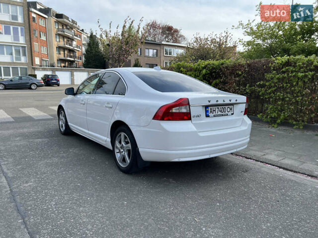Білий Вольво S80, об'ємом двигуна 2 л та пробігом 195 тис. км за 8342 $, фото 4 на Automoto.ua