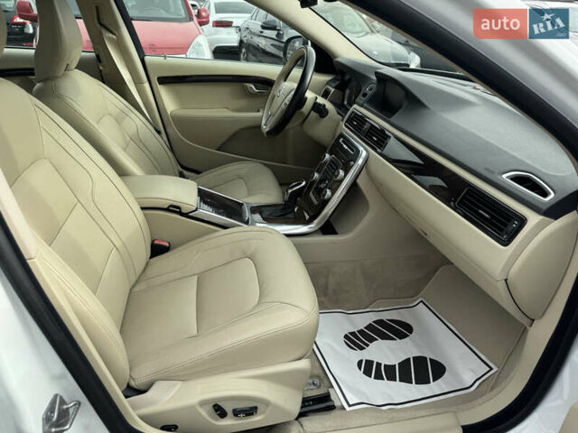 Белый Вольво С80, объемом двигателя 2 л и пробегом 200 тыс. км за 13700 $, фото 18 на Automoto.ua