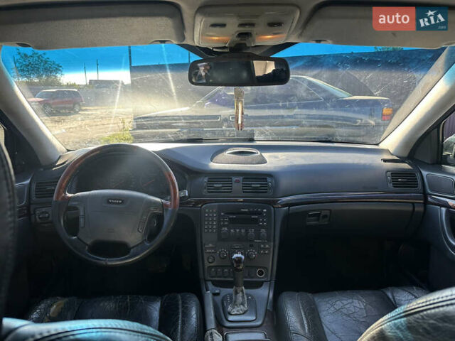 Черный Вольво С80, объемом двигателя 2.8 л и пробегом 317 тыс. км за 2650 $, фото 4 на Automoto.ua