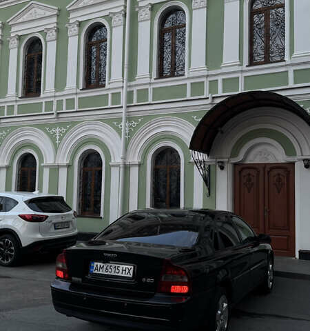 Черный Вольво С80, объемом двигателя 2.4 л и пробегом 350 тыс. км за 4000 $, фото 10 на Automoto.ua