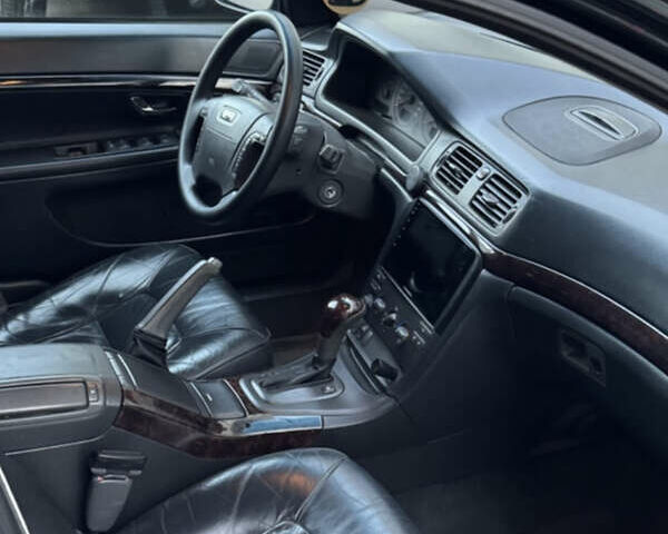 Чорний Вольво S80, об'ємом двигуна 2.4 л та пробігом 365 тис. км за 4700 $, фото 8 на Automoto.ua