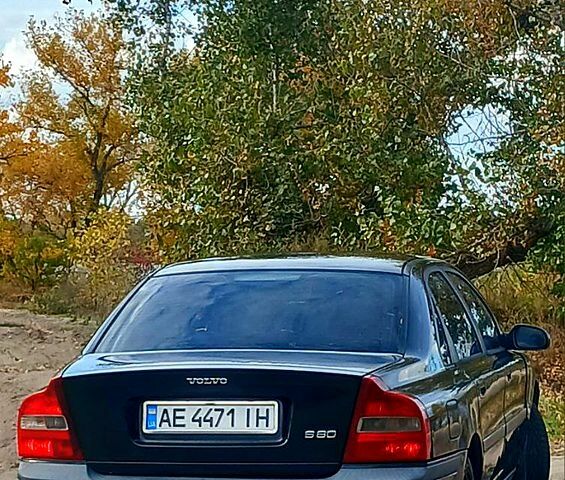 Черный Вольво С80, объемом двигателя 2.4 л и пробегом 300 тыс. км за 4500 $, фото 6 на Automoto.ua