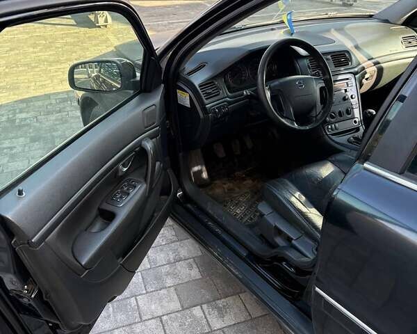 Черный Вольво С80, объемом двигателя 2.44 л и пробегом 350 тыс. км за 3600 $, фото 10 на Automoto.ua