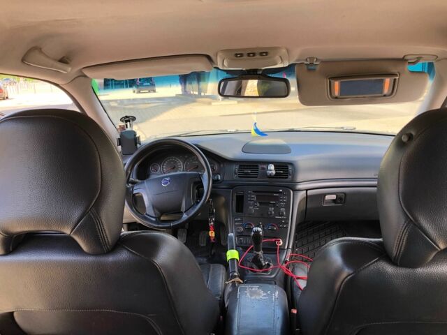 Черный Вольво С80, объемом двигателя 2.4 л и пробегом 347 тыс. км за 3500 $, фото 3 на Automoto.ua