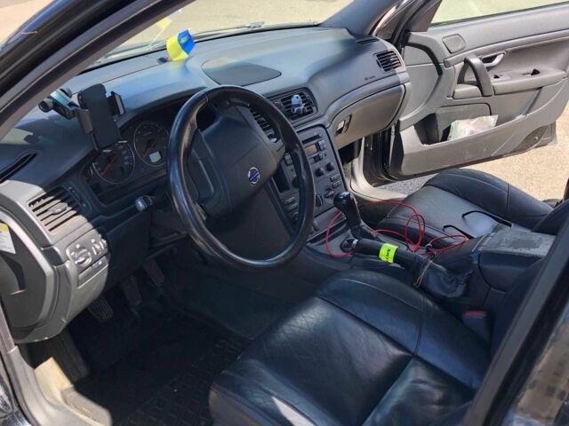 Черный Вольво С80, объемом двигателя 2.4 л и пробегом 347 тыс. км за 3500 $, фото 13 на Automoto.ua