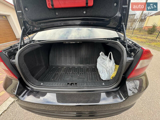 Чорний Вольво S80, об'ємом двигуна 3.2 л та пробігом 349 тис. км за 8500 $, фото 24 на Automoto.ua