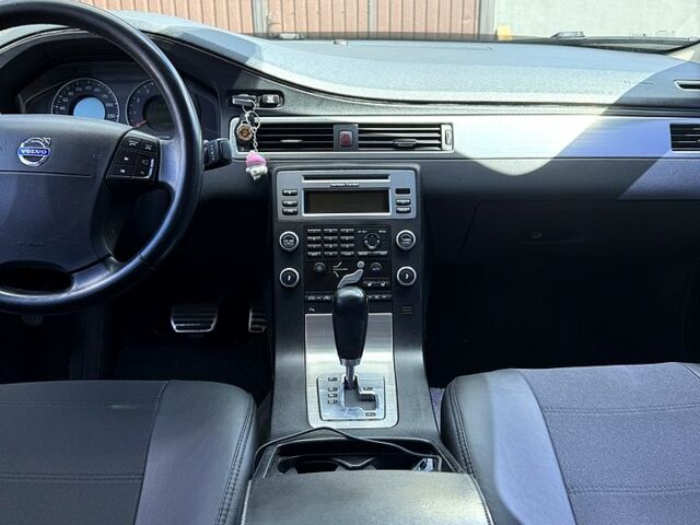 Черный Вольво С80, объемом двигателя 2.5 л и пробегом 260 тыс. км за 6999 $, фото 8 на Automoto.ua