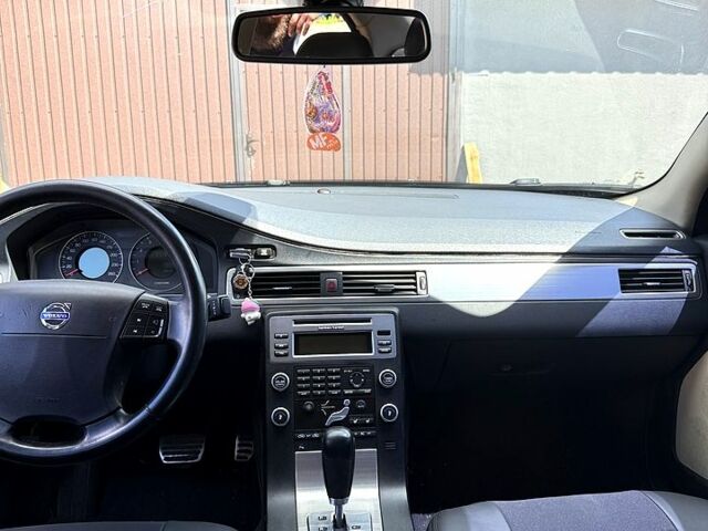 Черный Вольво С80, объемом двигателя 2.5 л и пробегом 260 тыс. км за 6999 $, фото 9 на Automoto.ua