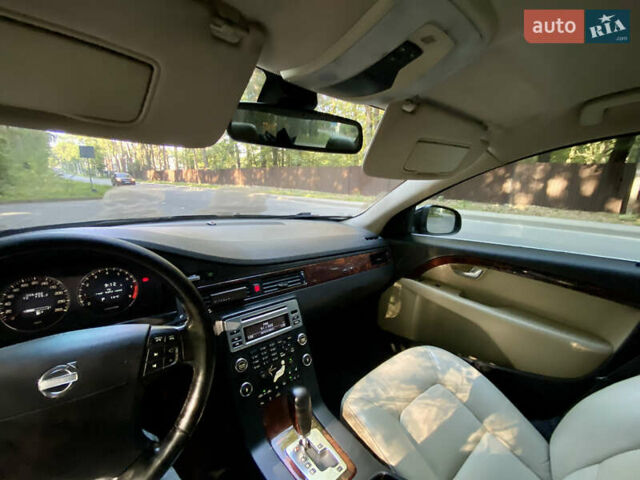 Черный Вольво С80, объемом двигателя 2.5 л и пробегом 357 тыс. км за 6600 $, фото 6 на Automoto.ua