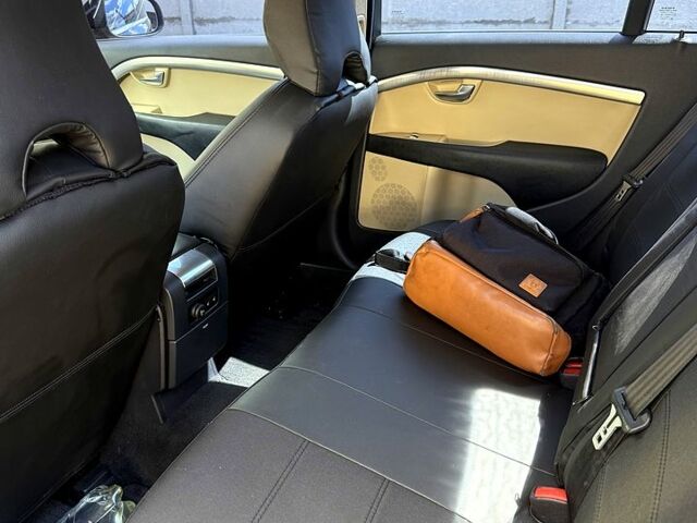 Черный Вольво С80, объемом двигателя 2.5 л и пробегом 260 тыс. км за 6999 $, фото 10 на Automoto.ua