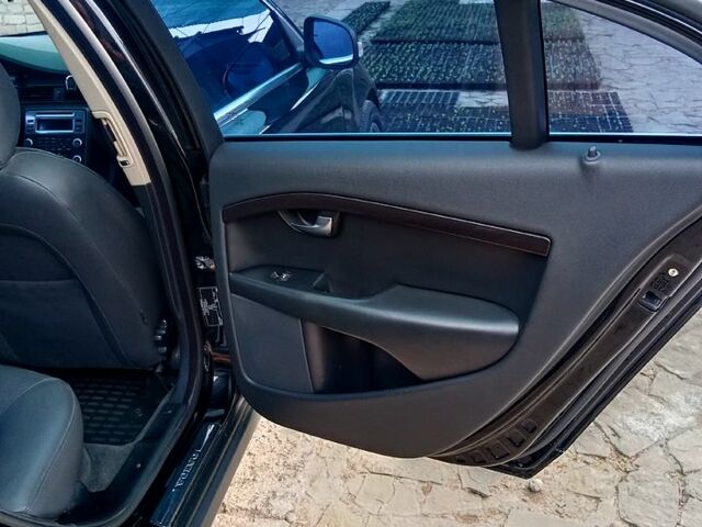 Чорний Вольво S80, об'ємом двигуна 2 л та пробігом 0 тис. км за 6900 $, фото 8 на Automoto.ua