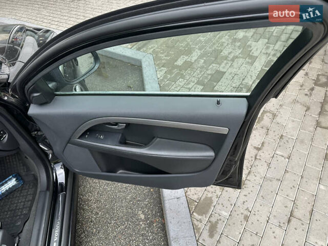 Чорний Вольво S80, об'ємом двигуна 2 л та пробігом 281 тис. км за 13000 $, фото 12 на Automoto.ua