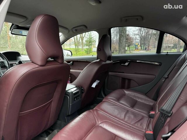 Чорний Вольво S80, об'ємом двигуна 2 л та пробігом 186 тис. км за 13990 $, фото 12 на Automoto.ua