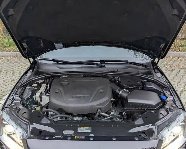 Черный Вольво С80, объемом двигателя 2 л и пробегом 136 тыс. км за 17300 $, фото 71 на Automoto.ua