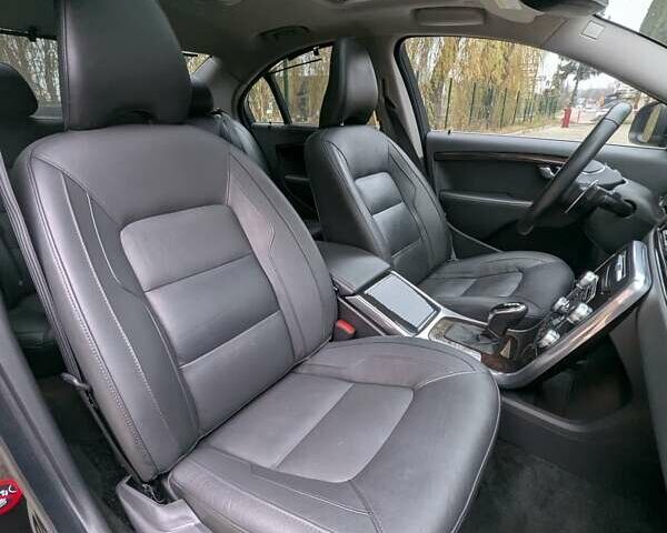 Черный Вольво С80, объемом двигателя 2 л и пробегом 136 тыс. км за 17300 $, фото 60 на Automoto.ua