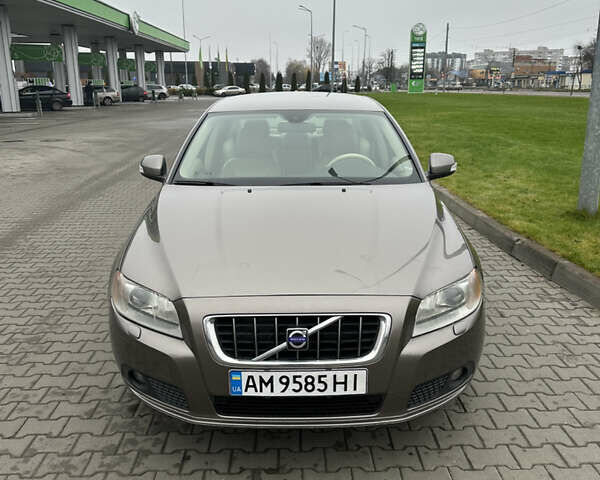 Коричневый Вольво С80, объемом двигателя 2.5 л и пробегом 300 тыс. км за 6700 $, фото 1 на Automoto.ua