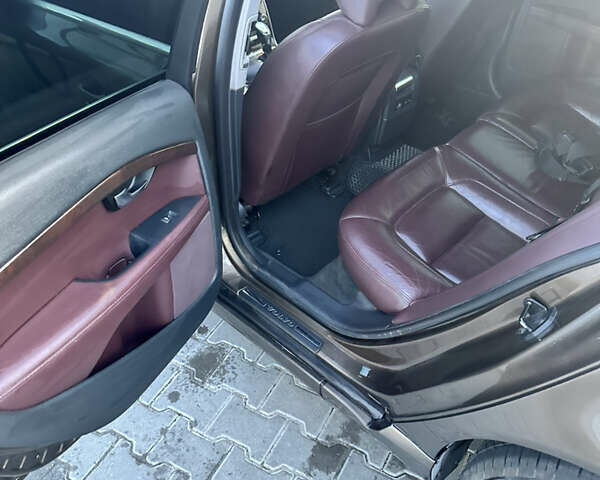 Коричневый Вольво С80, объемом двигателя 1.98 л и пробегом 344 тыс. км за 9800 $, фото 8 на Automoto.ua