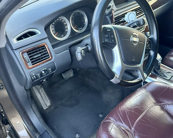 Коричневый Вольво С80, объемом двигателя 1.98 л и пробегом 344 тыс. км за 9800 $, фото 5 на Automoto.ua