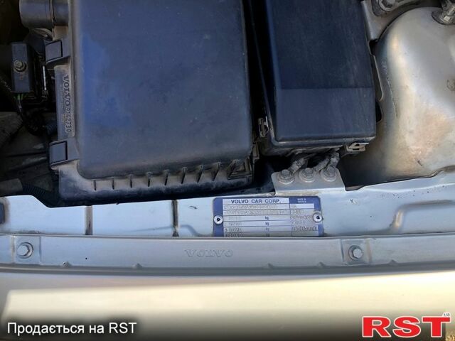Вольво С80, объемом двигателя 2 л и пробегом 335 тыс. км за 3500 $, фото 7 на Automoto.ua