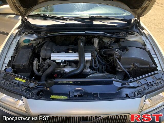 Вольво С80, объемом двигателя 2 л и пробегом 335 тыс. км за 3500 $, фото 6 на Automoto.ua