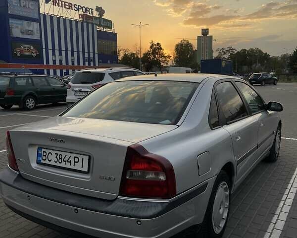 Вольво С80, объемом двигателя 2 л и пробегом 261 тыс. км за 3800 $, фото 1 на Automoto.ua