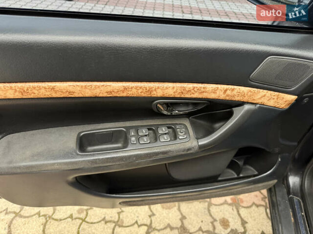 Серый Вольво С80, объемом двигателя 2.4 л и пробегом 290 тыс. км за 4200 $, фото 8 на Automoto.ua